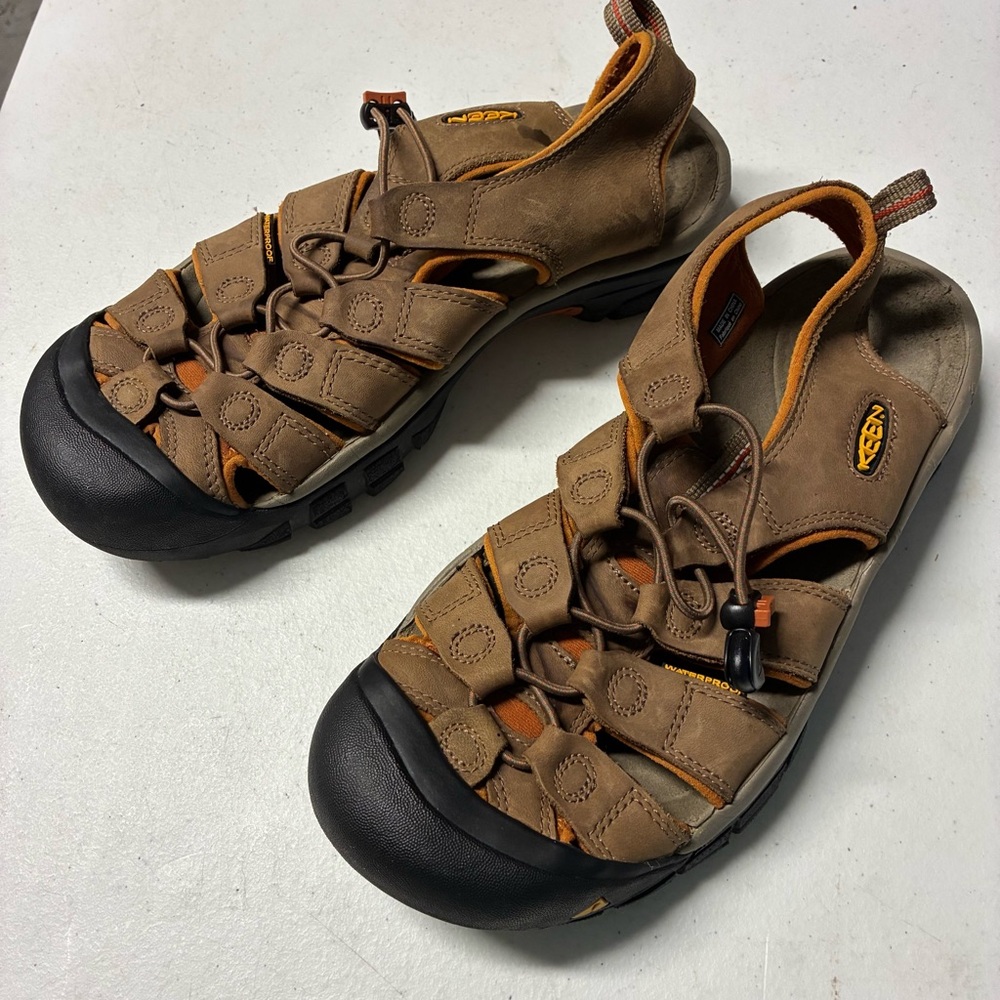 Keen Sandals Mens Sz 9 Brown Leather Waterproof Hiking Fishing Camping Outdoor